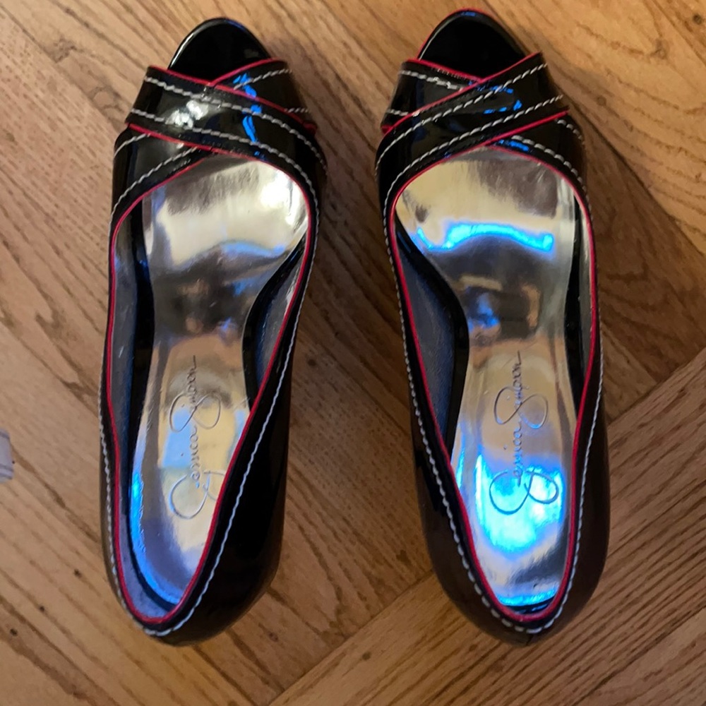 Jessica Simpson black patent leather 5 inch heels - women’s size 7.5M